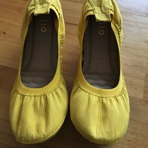 Ollio flats size 8.5 bright yellow